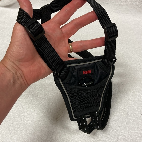 Halti nylon no pull dog harness size medium - Picture 3 of 6